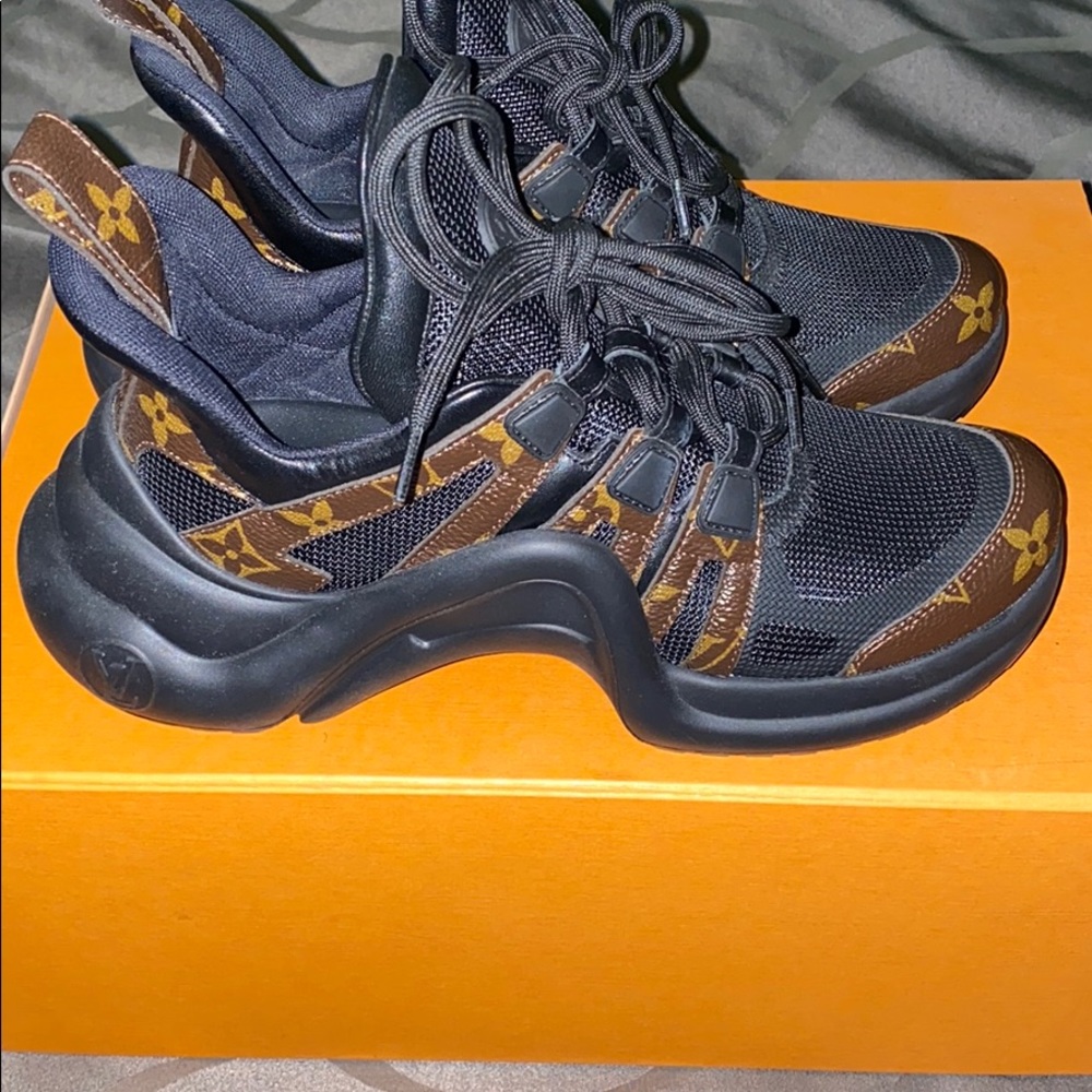 Louis Vuitton LV archlight sneakers 37